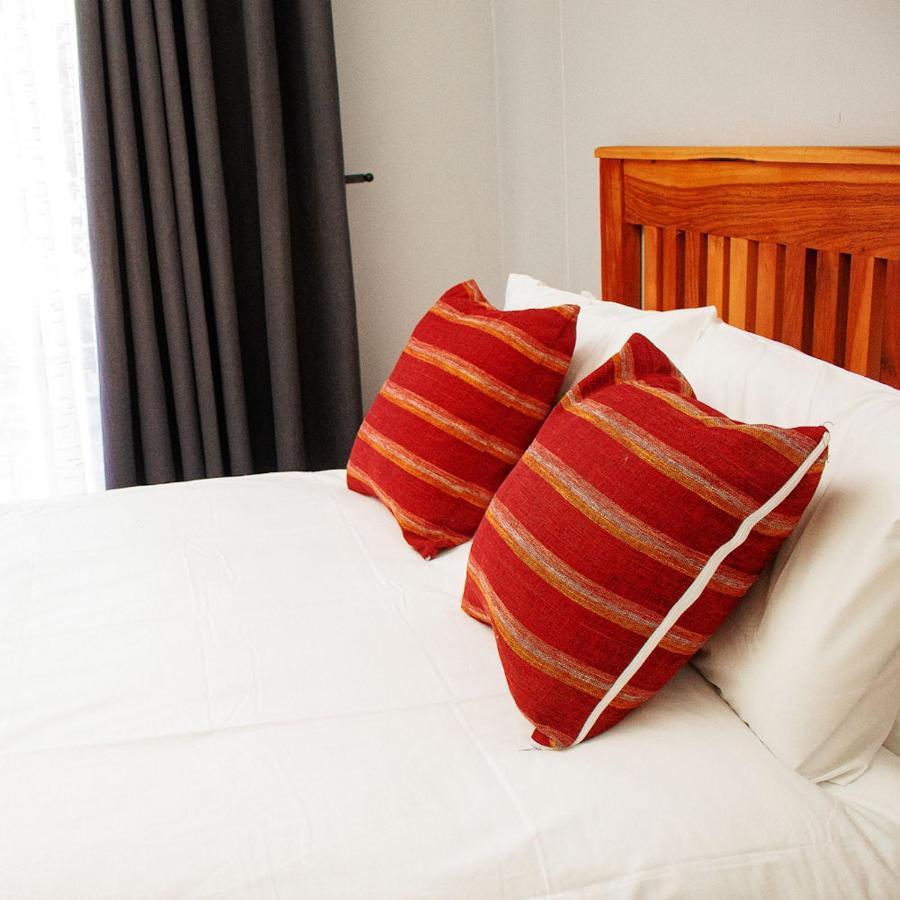 R Executive Apartments Harare Buitenkant foto