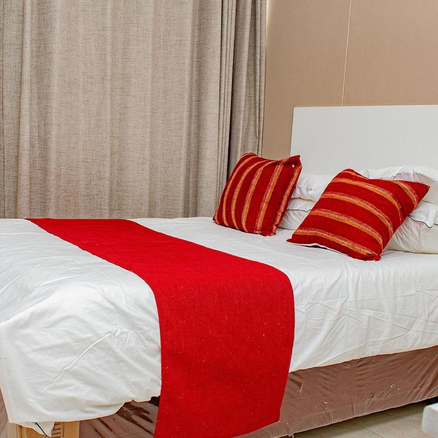 R Executive Apartments Harare Buitenkant foto