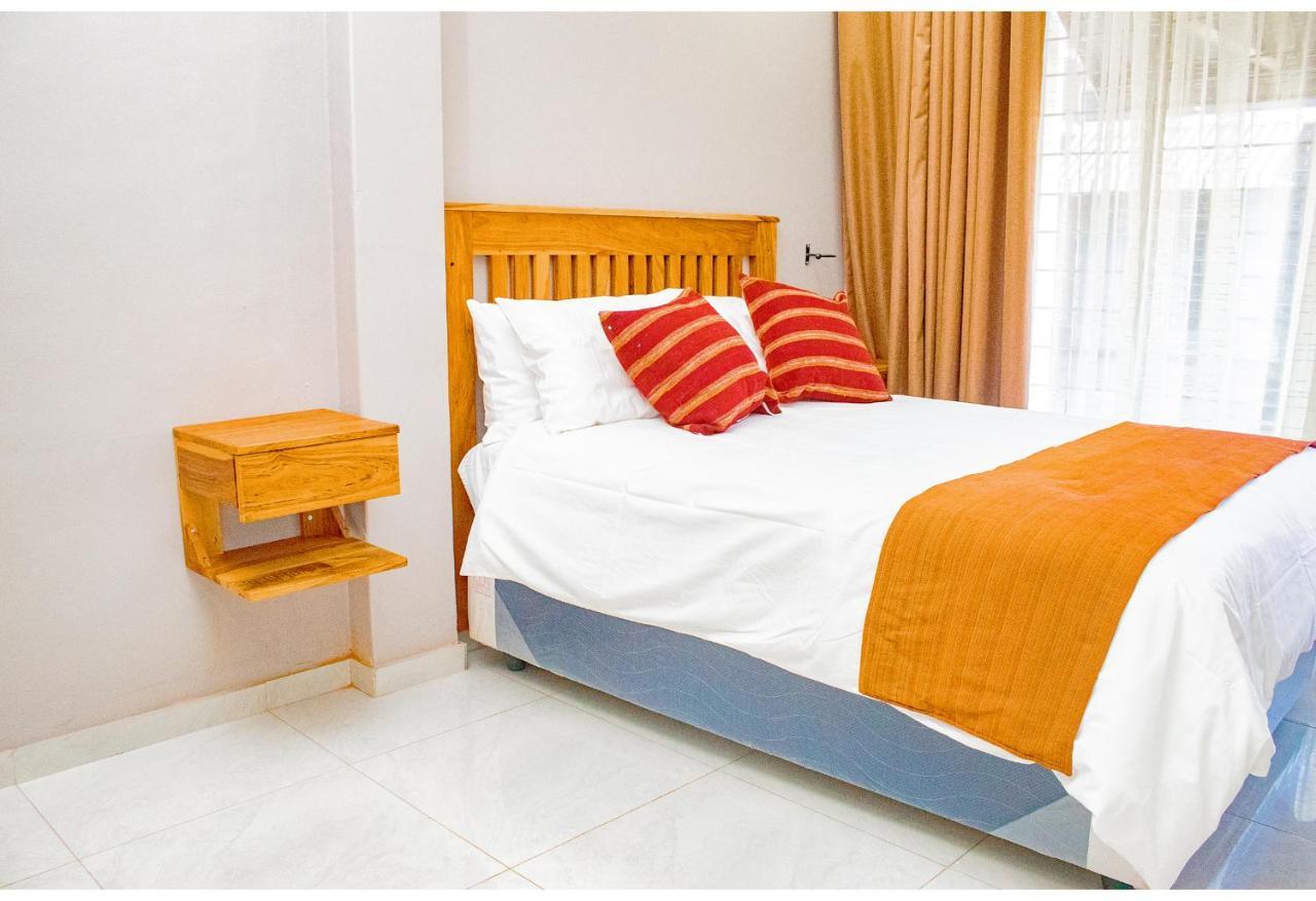 R Executive Apartments Harare Buitenkant foto