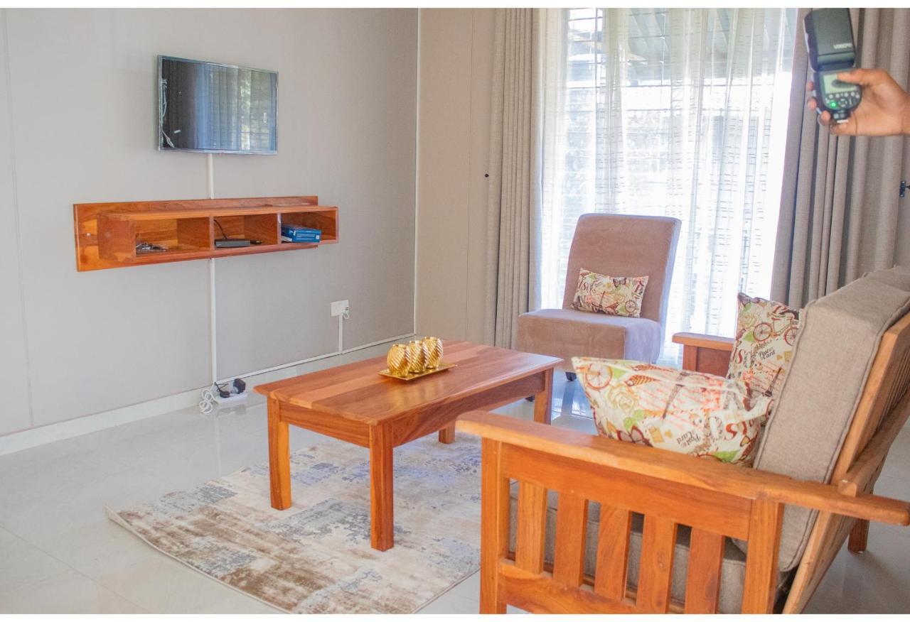 R Executive Apartments Harare Buitenkant foto