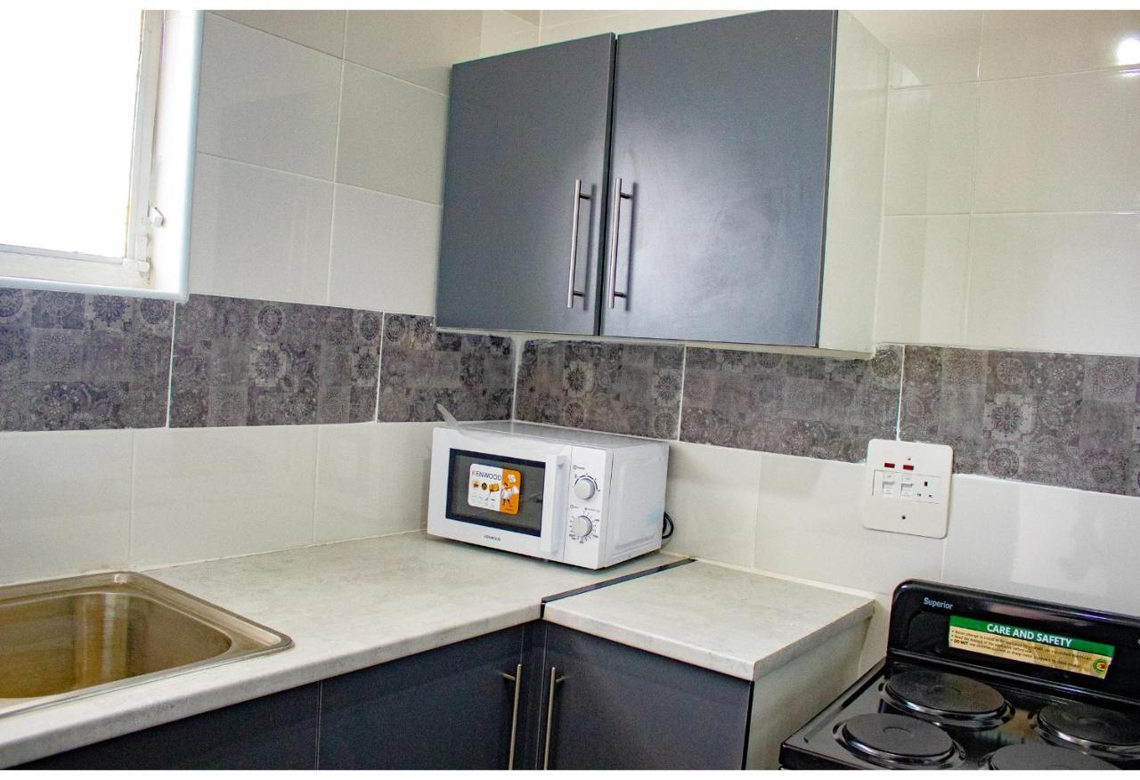 R Executive Apartments Harare Buitenkant foto