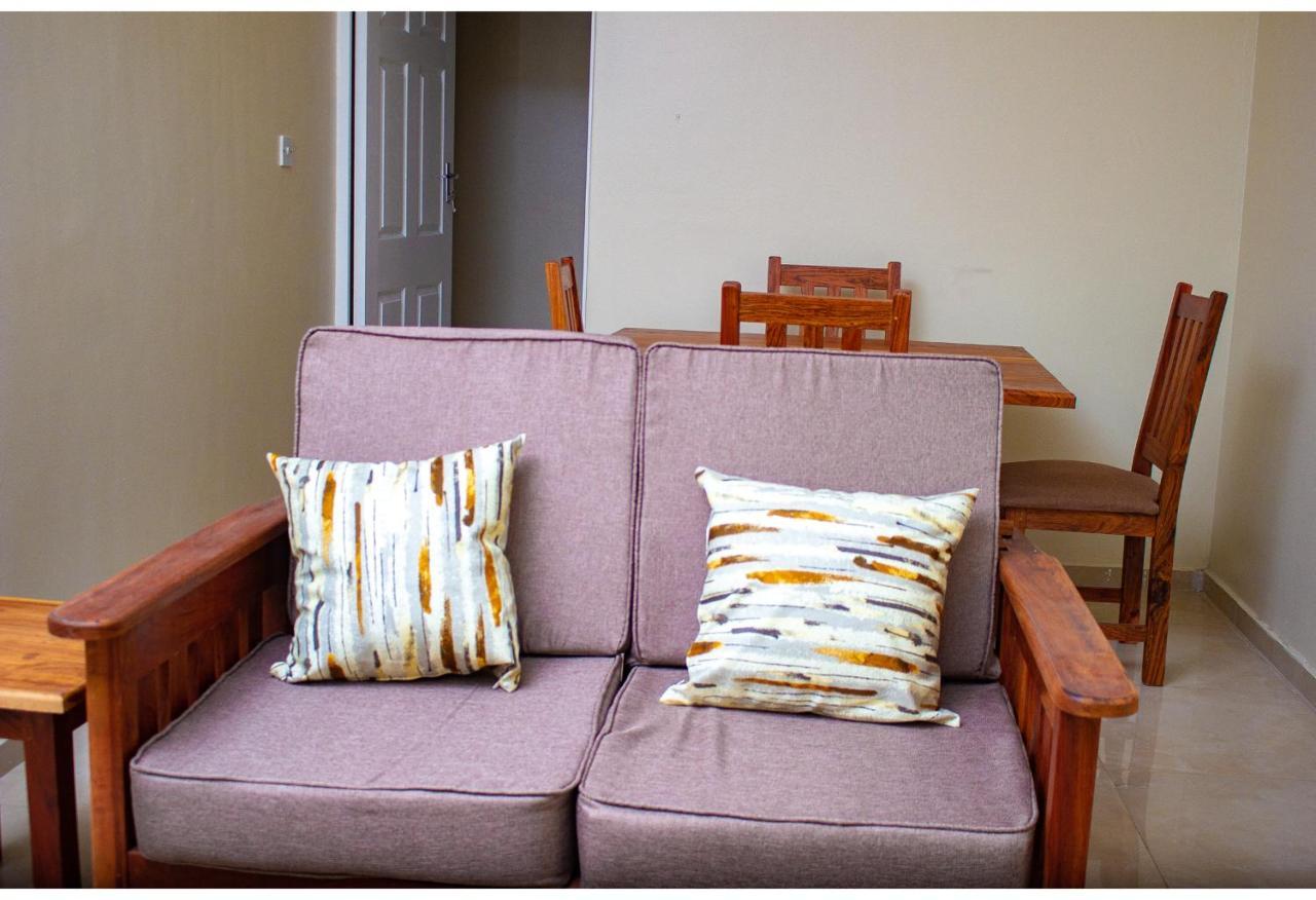 R Executive Apartments Harare Buitenkant foto