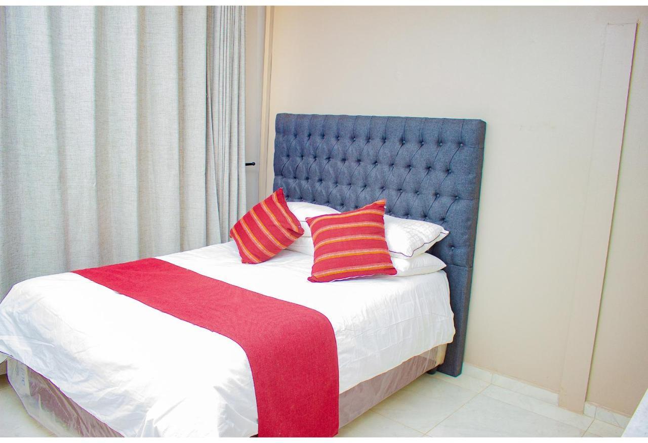 R Executive Apartments Harare Buitenkant foto