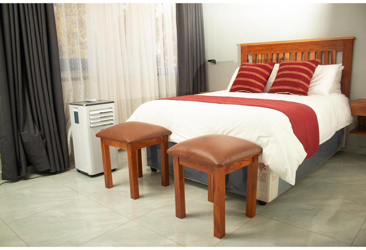 R Executive Apartments Harare Buitenkant foto