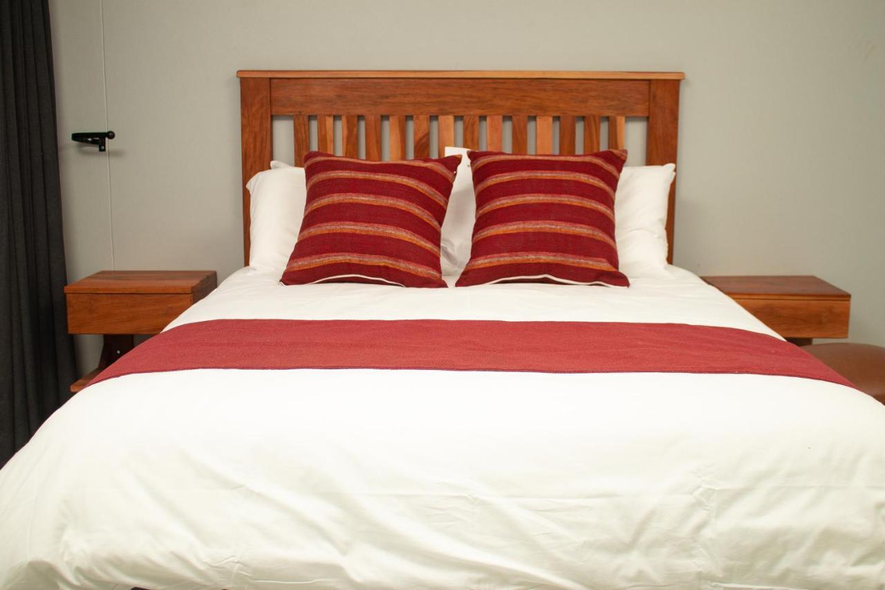 R Executive Apartments Harare Buitenkant foto